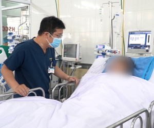 Nữ bệnh nhân vào viện cấp cứu do làm đẹp