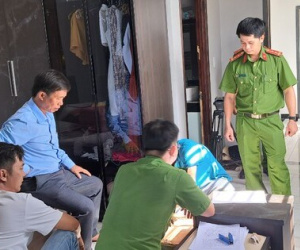 Phá đường dây đánh bạc 560 tỉ đồng, khởi tố 11 người