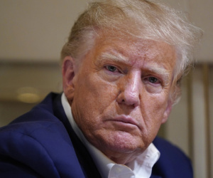 Bị truy tố lần 2, ông Trump đối mặt với rủi ro pháp lý nghiêm trọng