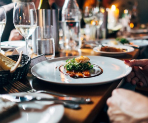 Nhà hàng gắn sao Michelin: Giữ sao khó hơn 'kiếm sao'