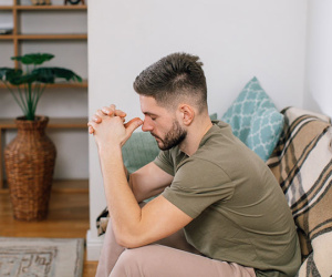 Vợ sắp cưới hủy hôn sau khi xem túi đồ tôi lấy trong khách sạn 5 sao