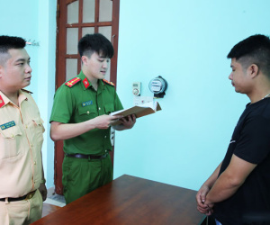 Ân hận muộn màng của tài xế vi phạm tốc độ, lái ô tô bỏ chạy ở Tuyên Quang