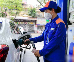 Giá xăng trong nước ngày mai ra sao?