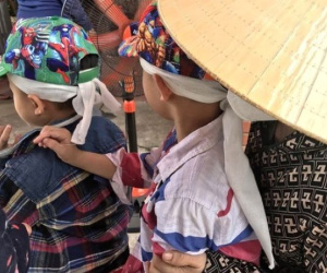 Xót thương hai trẻ mồ côi sau cơn cuồng ghen của người cha