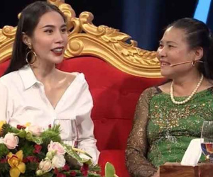 Mẹ chồng khóc, dân làng ầm ầm kéo đến hỏi tin vợ chồng Thủy Tiên ly hôn, giờ sống sướng trong biệt thự đắt giá