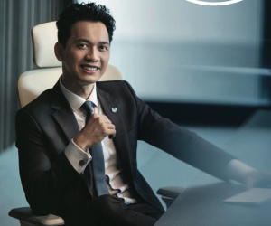 Sau màn biểu diễn dưới mưa, Chủ tịch ACB Trần Hùng Huy nhận thêm trăm tỷ