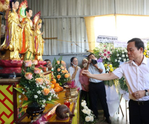 Phó Thủ tướng Trần Lưu Quang thăm, viếng các nạn nhân vụ nổ súng tại Đắk Lắk