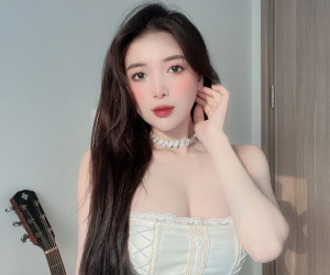Hot girl 10x Hà thành da trắng phát sáng, đẹp tựa nàng thơ