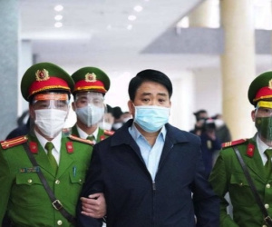 Đối chất việc đưa tiền cho ông Nguyễn Đức Chung