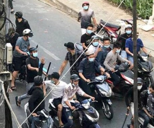 Nhóm thanh niên nẹt pô, hò hét...đánh chết người khi bị nhắc nhở