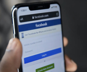 Bị Facebook khóa tài khoản vô lý, người bị hại thắng kiện 50.000 USD