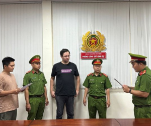 Ông trùm người Đông Âu điều hành 3 công ty cho vay lãi suất đến gần 1.400%/năm