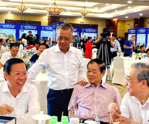 7h sáng cuối tuần, Chủ tịch TP.HCM ngồi cà phê cùng doanh nghiệp