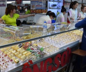 Giá vàng hôm nay 17-6: Đà tăng bị cản trở