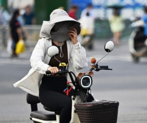 Cuộc sống của người dân châu Á trong những ngày nắng nóng