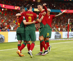 Ronaldo mờ nhạt, Bruno Fernandes giúp Bồ Đào Nha hạ Bosnia