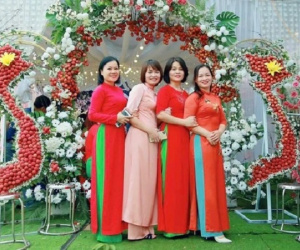Độc lạ cổng cưới bằng vải thiều của cô dâu Lục Ngạn