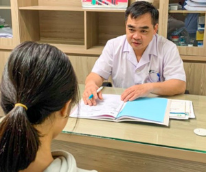 Nữ sinh cấp 2 nhập viện vì áp lực phải học giỏi nhất lớp