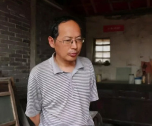 Bi kịch của thủ khoa đại học sống bằng tiền trợ cấp, ăn bám cha mẹ hơn 30 năm
