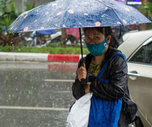 Thời tiết Hà Nội 10 ngày tới: Nắng nóng gián đoạn, cuối tuần mưa to dịu mát