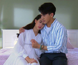 Tình cũ đến nhà làm loạn vô tình đụng mặt bố mẹ chồng, lời ông bà nói khiến tôi khóc nấc lên