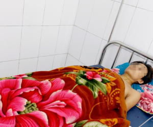 Đang ngủ, mẹ bất ngờ bị con trai đâm tử vong