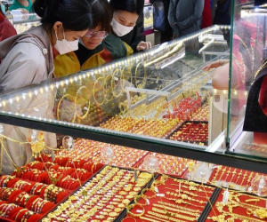 Giá vàng hôm nay 21-6: Rơi thẳng đứng vì chịu nhiều sức ép