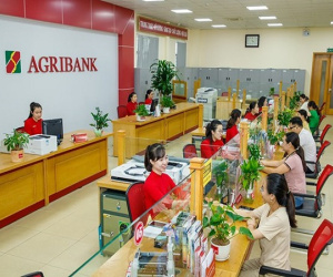 Lãi suất tiền gửi của 4 'ông lớn' ngân hàng xuống thấp đến bất ngờ