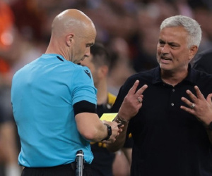 Lăng mạ trọng tài, HLV Mourinho trả giá cực đắt