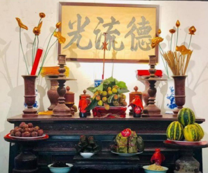 Tết Đoan Ngọ đặt lên bàn thờ 5 loại quả, 6 loại hoa này, gia chủ hưởng lộc, cầu gì được nấy