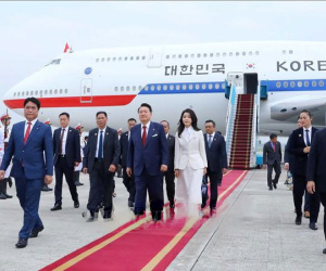 Tổng thống Hàn Quốc Yoon Suk Yeol và Phu nhân tới Hà Nội
