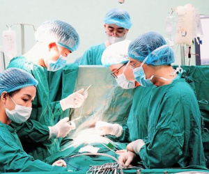 Báo động đỏ toàn viện, cứu sống trẻ bị vỡ tim ở Nghệ An