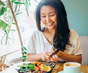 Giờ ăn tối giúp bạn giảm cân, ngủ ngon