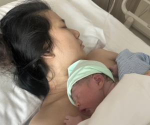 Nữ diễn viên bất ngờ công khai con trai sau 2 năm vắng bóng