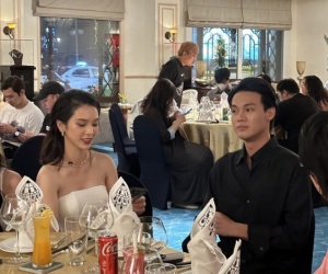 Quỳnh Lương được tình mới hộ tống dự sự kiện, bên nhau không rời hậu thành đôi ở 'Người ấy là ai'