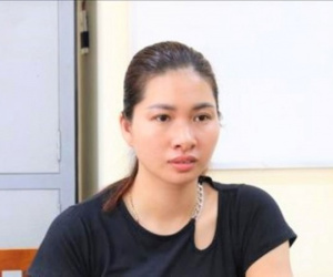 'Bóng hồng' phát tờ rơi, cho vay lãi suất khủng