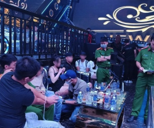 Phát hiện hàng chục người trong quán bar New Dahlia dương tính với ma túy