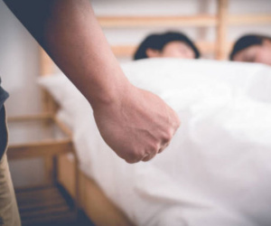 Người bố ngoại tình nhưng toàn nói chuyện đạo đức