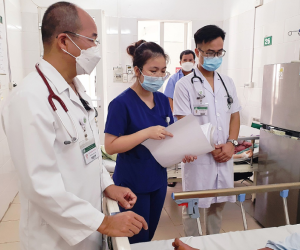 Người phụ nữ bị cô đặc máu sau 5 ngày sốt