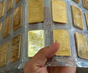 Giá vàng Việt Nam ngược chiều thế giới
