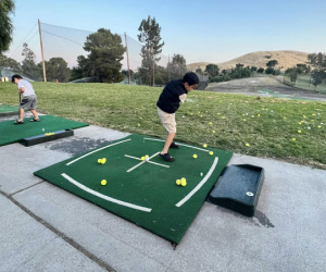 Quý tử nhà Phạm Hương lên đồ ra sân chơi golf, phong thái chuẩn rich kid 'từ trong trứng'
