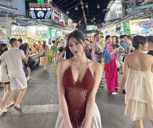Mặc đồ như lưới đánh cá tới Phú Quốc, hot girl Hàn Quốc gây sốt