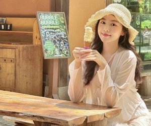 Con gái MC Quyền Linh khoe nhan sắc trong veo và thần thái như 'nàng thơ' khi đi du lịch