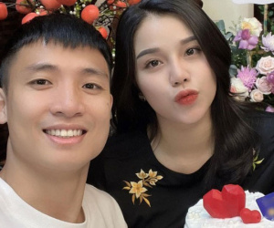 Vợ Bùi Tiến Dũng đính chính tin không mở cửa cho chồng vào nhà