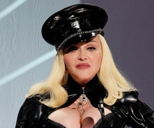 Madonna ngất xỉu, hủy tour diễn sau biến cố sức khỏe nghiêm trọng
