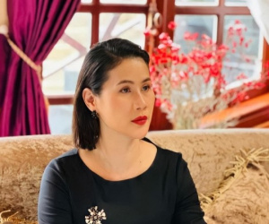 Thân Thúy Hà bất ngờ tự nhận phải 'xin tiền bố thí để mua gạo nuôi con' dù có nhà biệt thự