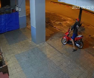 Bắt kẻ được thuê với giá 'rẻ mạt' để tạt sơn đòi nợ nửa tỷ đồng