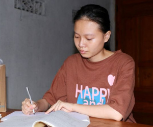 Nữ sinh mất bố mẹ trước ngày thi tốt nghiệp: 'Con đã hoàn thành tốt kỳ thi'