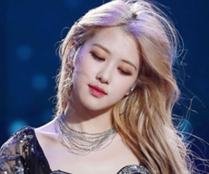 Rosé nhóm BlackPink: Tài sản hơn 200 tỷ đồng và chuyện tình 'bí ẩn'