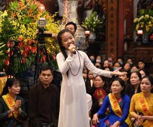Bố mẹ ca nương Tú Thanh không biết có kịp về nhìn con lần cuối